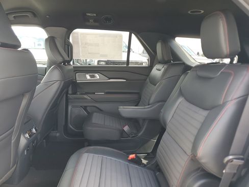 New 2026 Ford Explorer ST-Line w/ ST-Line Street Pack image 11