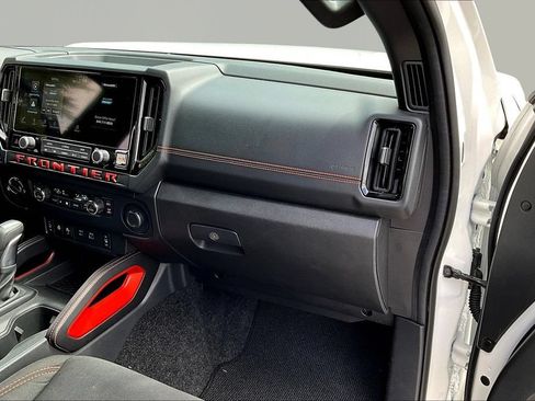 Used 2026 Nissan Frontier PRO-4X AWD/4WD image 27