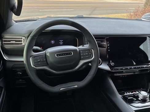 Used 2023 Jeep Wagoneer Series II w/ Convenience Group I image 19