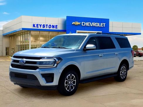 Used 2024 Ford Expedition Max XLT RWD image 3