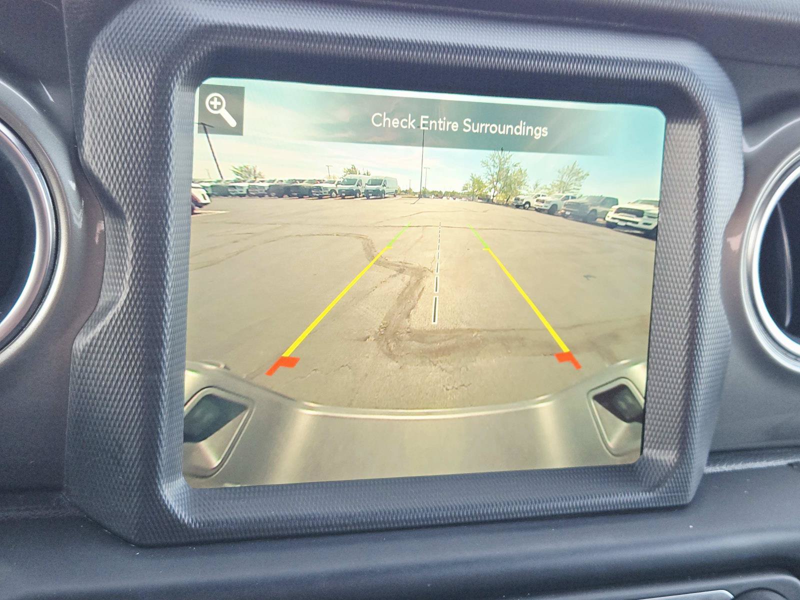 Used 2022 Jeep Gladiator Overland w/ Trailer Tow Package AWD/4WD image 34