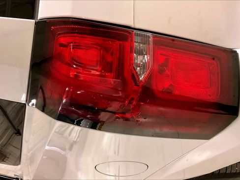 Used 2017 Chevrolet Tahoe LT image 27