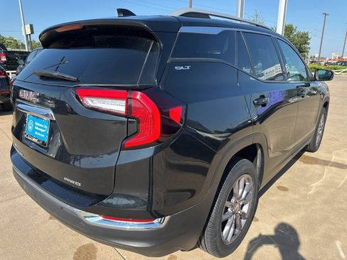 Used 2024 GMC Terrain SLT image 5