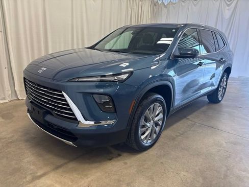 Used 2026 Buick Enclave Preferred AWD/4WD image 8