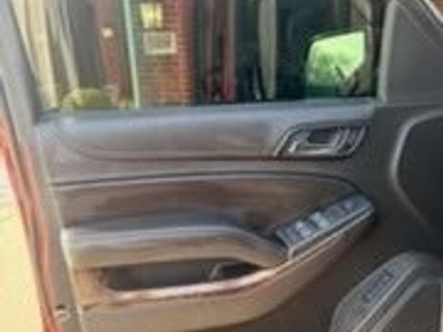 Used 2018 Chevrolet Tahoe LT image 3