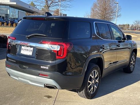 Used 2023 GMC Acadia SLE image 3