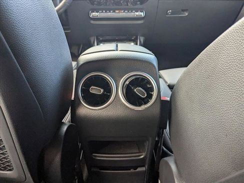 Used 2025 Mercedes-Benz GLA 250 image 17