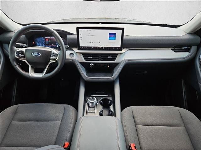 Used 2025 Ford Explorer Active RWD image 18