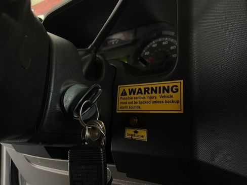 Used 2013 Ford E-450 and Econoline 450 Super Duty w/ PWR Locks & Windows Group image 32