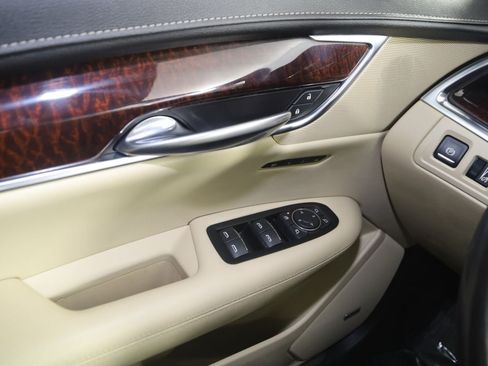 Used 2018 Cadillac XT5 Luxury w/ Driver Awareness Package FWD image 30
