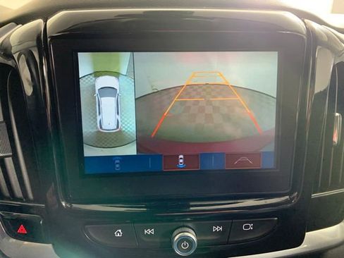 Used 2019 Chevrolet Traverse LT w/ LT Premium Package image 11