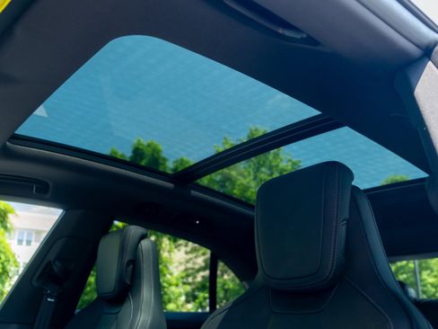 Used 2025 Porsche Macan Electric image 17