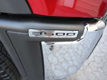 New 2026 GMC Sierra 3500 SLT w/ SLT Premium Package