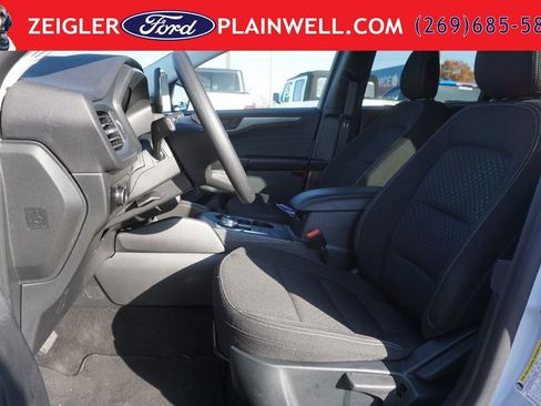 Used 2025 Ford Escape Active AWD/4WD image 16