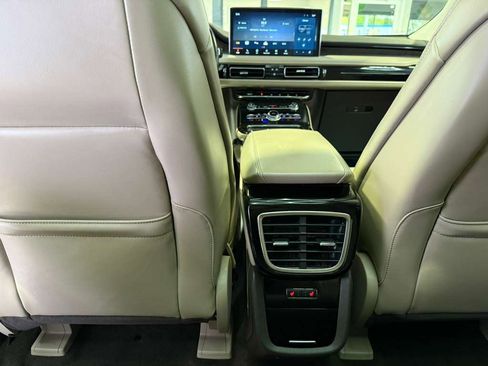 Used 2022 Lincoln Nautilus Reserve AWD/4WD image 22