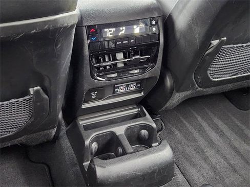Used 2024 Jeep Grand Cherokee L Laredo image 29