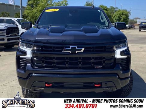 Used 2023 Chevrolet Silverado 1500 LT Trail Boss AWD/4WD image 2