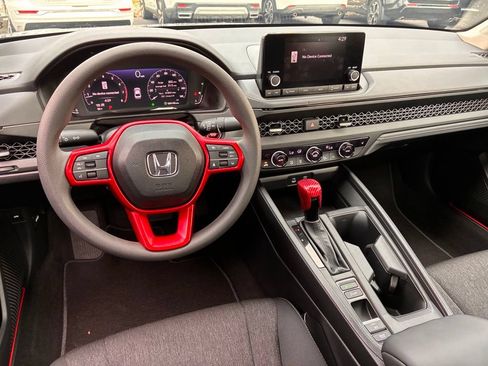 Used 2025 Honda Accord SE image 28