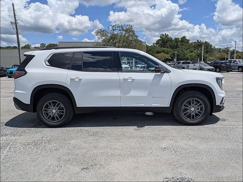 New 2026 GMC Acadia Elevation FWD image 3