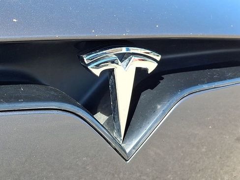 Used 2023 Tesla Model X image 34