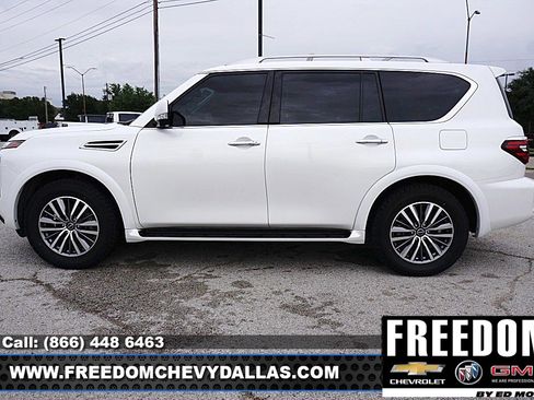 Used 2024 Nissan Armada SL w/ Captain's Chairs Package RWD image 4
