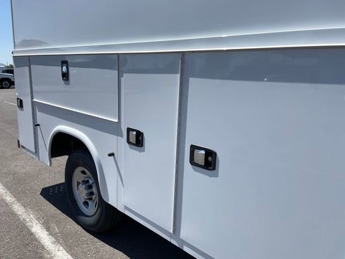 New 2025 Chevrolet Express 3500 w/ Power Convenience Package image 14