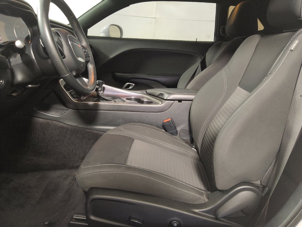 Used 2018 Dodge Challenger SXT RWD image 17
