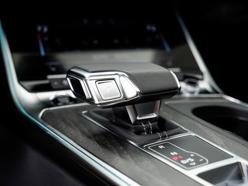 Certified 2025 Audi A6 Premium Plus image 18