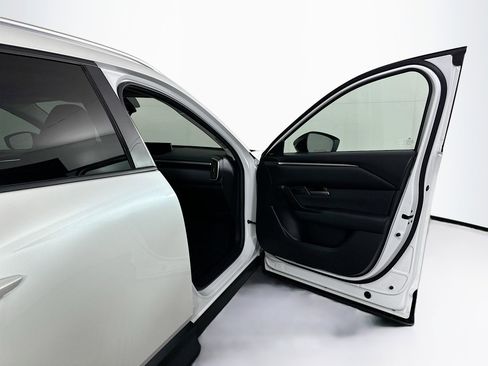 Used 2025 MAZDA CX-50 AWD 2.5 S w/ Premium Package image 32