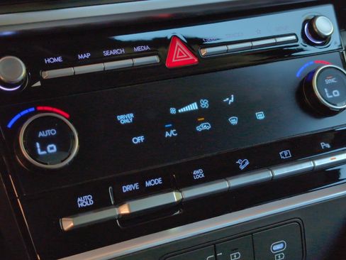 New 2026 Hyundai Santa Fe SE image 21