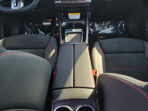 New 2025 Mercedes-Benz GLB 35 AMG 4MATIC image 8