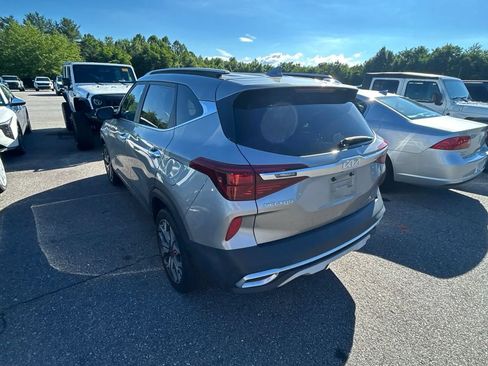 Certified 2023 Kia Seltos SX w/ SX Sunroof Package AWD/4WD image 14