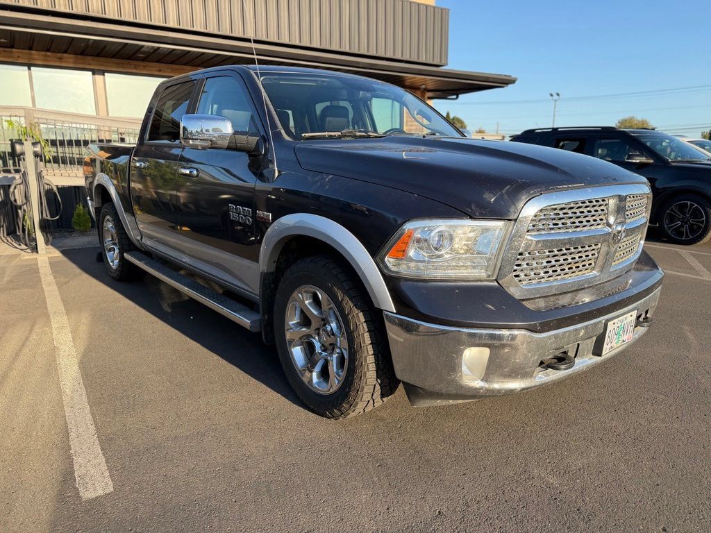 Used 2016 RAM 1500 Laramie w/ Convenience Group AWD/4WD image 3