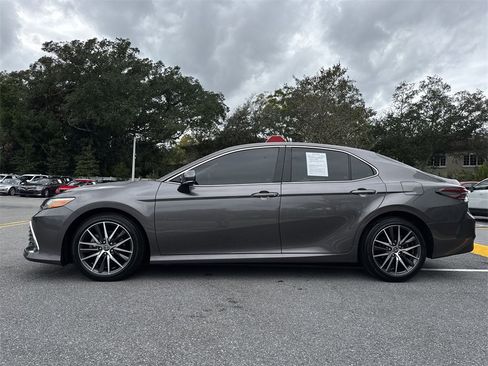 Used 2023 Toyota Camry XLE image 28
