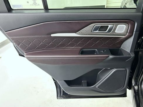 Used 2025 Ford Explorer Platinum w/ LUX Leather Package image 22