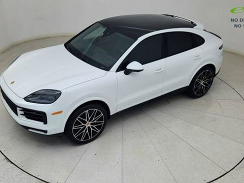 Used 2024 Porsche Cayenne Coupe AWD/4WD image 77