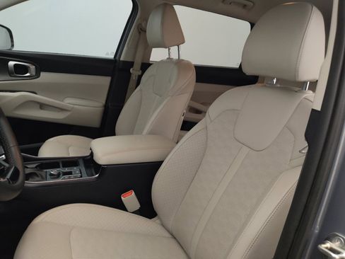 Used 2024 Kia Sorento S FWD image 17