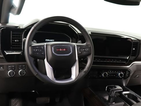 Used 2025 GMC Sierra 1500 Elevation w/ Elevation Premium Package AWD/4WD image 8