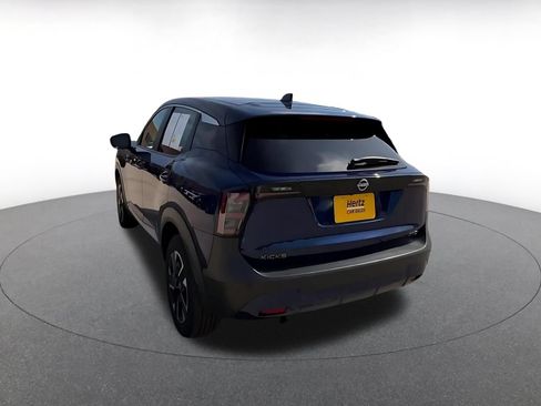 Used 2025 Nissan Kicks SV AWD/4WD image 11