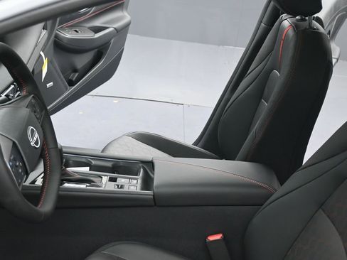 New 2026 Nissan Sentra SR w/ SR Premium Package FWD image 18