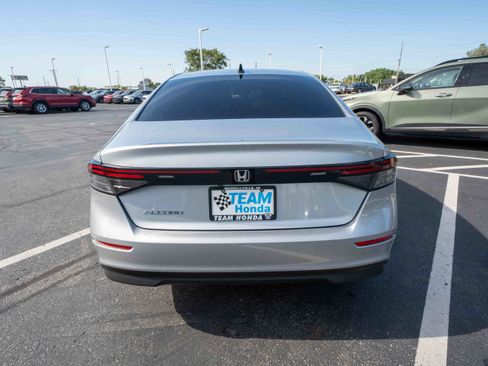 Used 2025 Honda Accord SE image 5