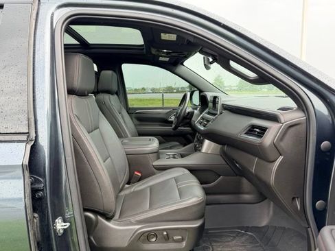Used 2021 Chevrolet Tahoe RST w/ Luxury Package AWD/4WD image 11