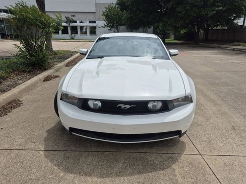 Used 2012 Ford Mustang GT RWD image 3