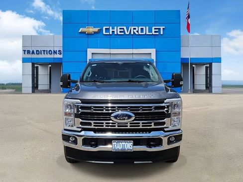 Used 2025 Ford F250 XLT w/ FX4 Off-Road Package AWD/4WD image 4