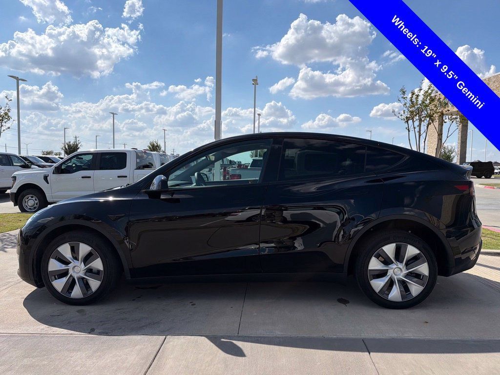 Used 2023 Tesla Model Y Long Range AWD/4WD image 9