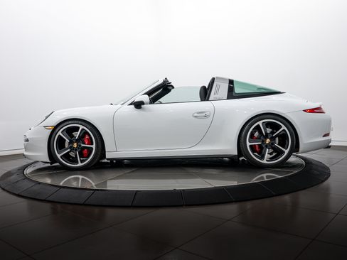 Certified 2014 Porsche 911 Targa 4S image 2