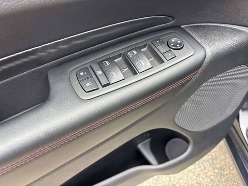 Used 2025 Dodge Durango R/T w/ Blacktop Package AWD/4WD image 9