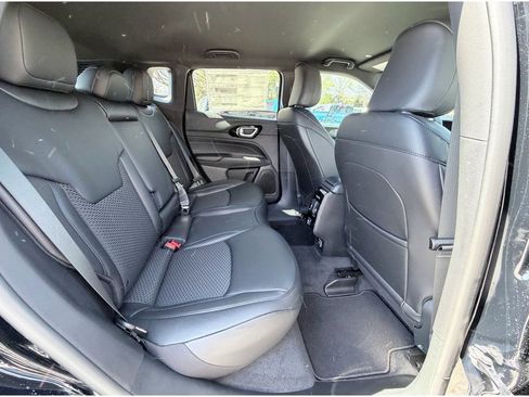 New 2026 Jeep Compass Latitude image 23