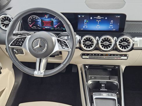 Certified 2025 Mercedes-Benz GLB 250 image 26