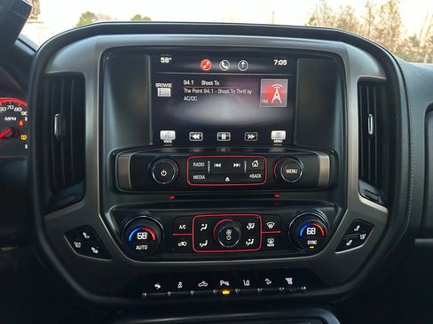 Used 2015 GMC Sierra 2500 Denali w/ Duramax Plus Package image 19